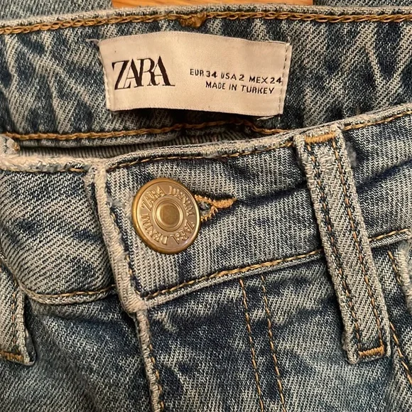 ZARA JEANS • SIZE 2 • BLUE WASH - Picture 3 of 3